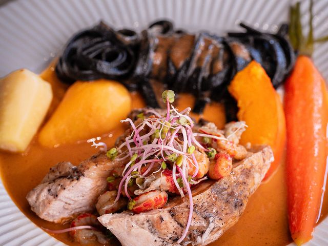 Restaurant Au Vieux Pêcheur Pintade aux écrevisses